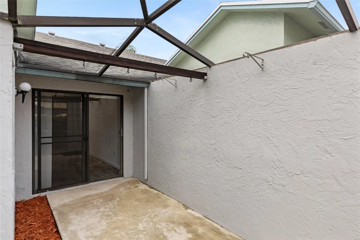  Unit B photo 28