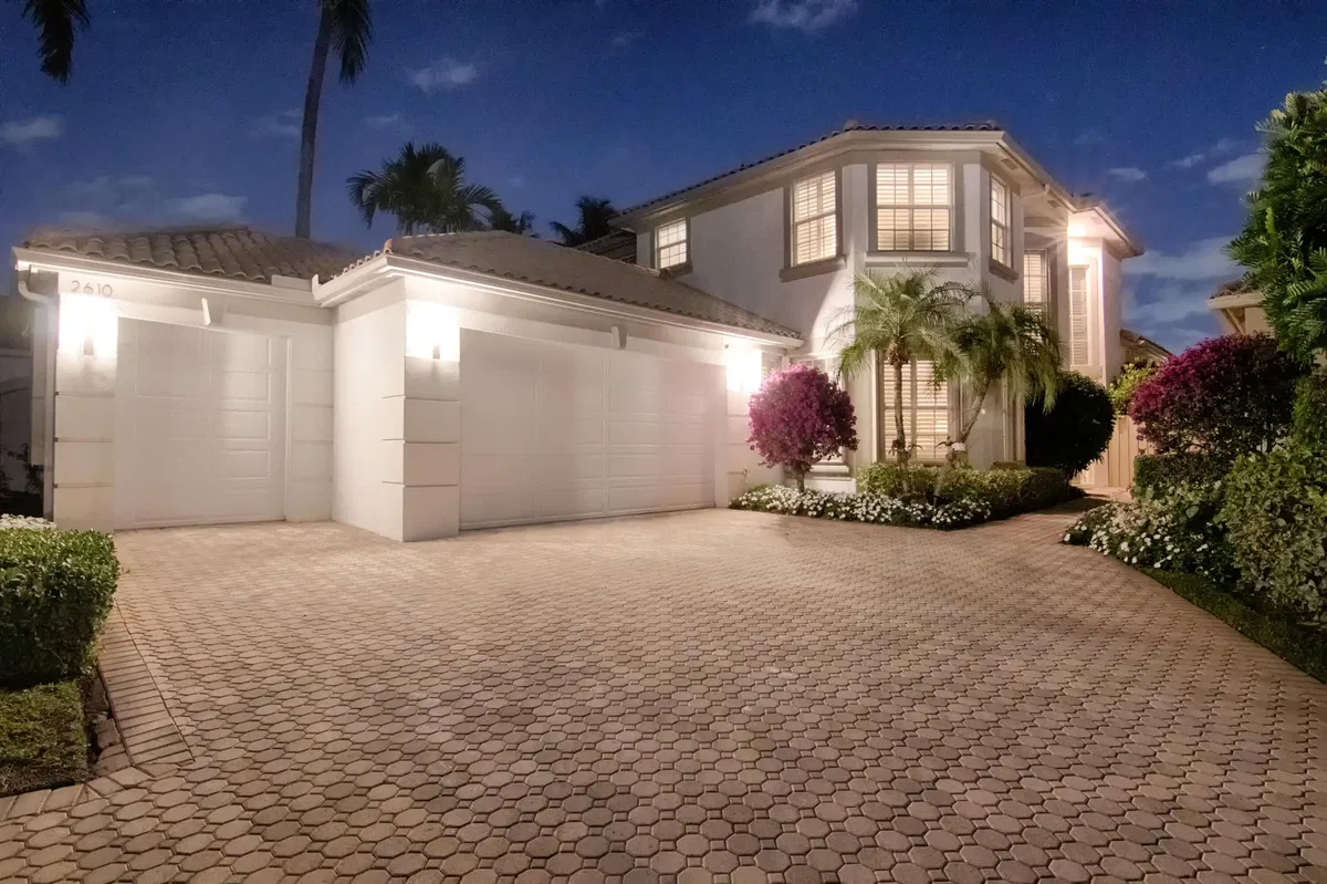 Eagles Landing Residence