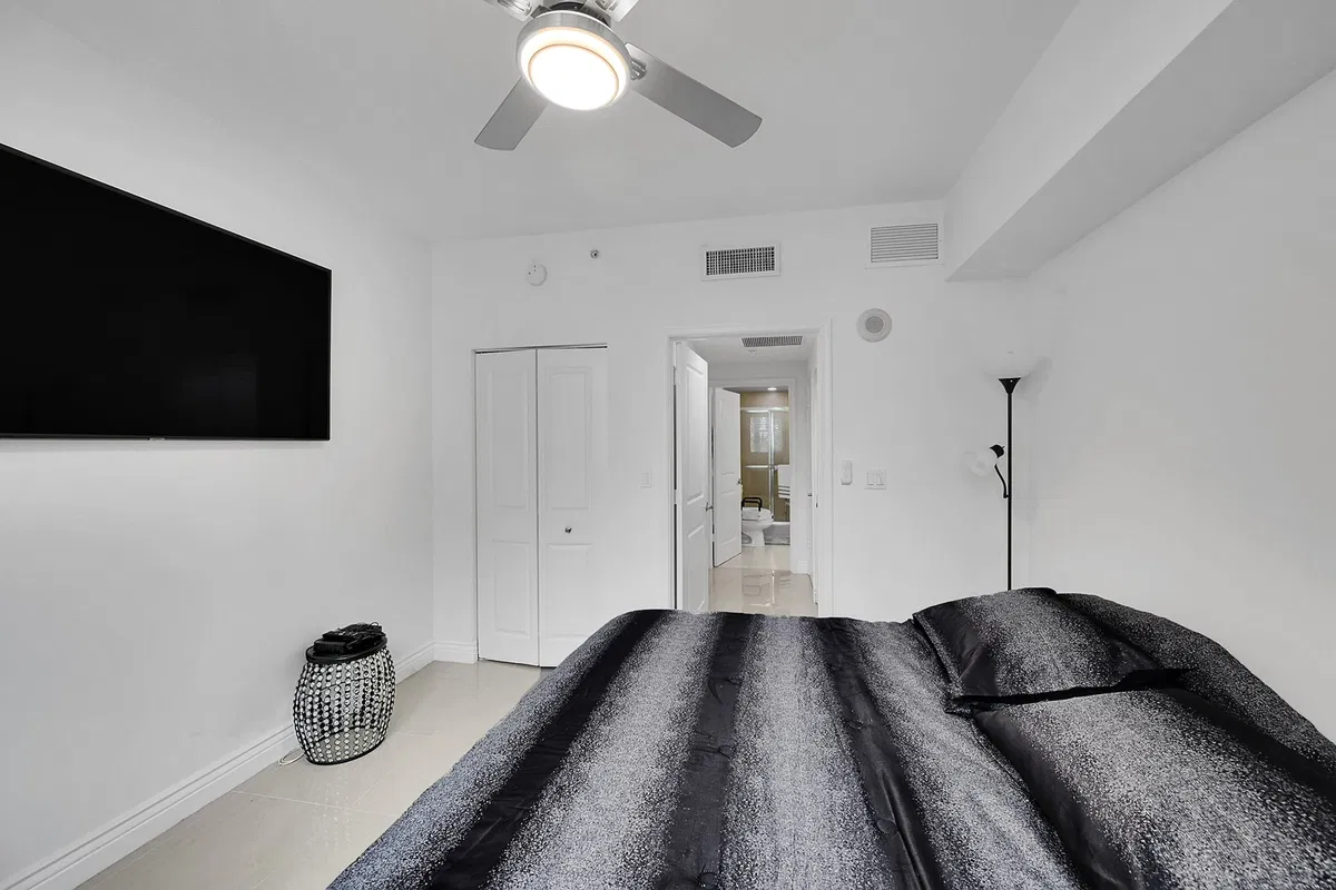 Unit 508 photo 22
