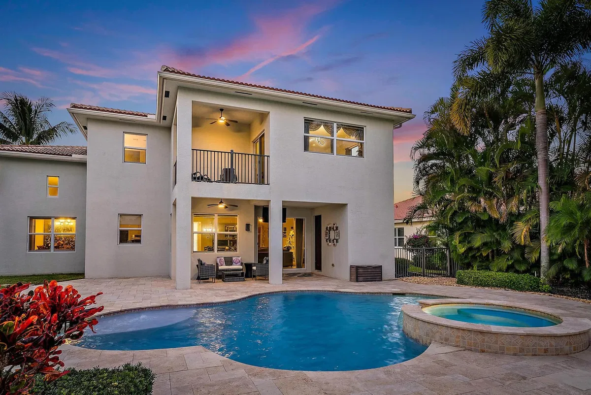 Rialto Jupiter Residence