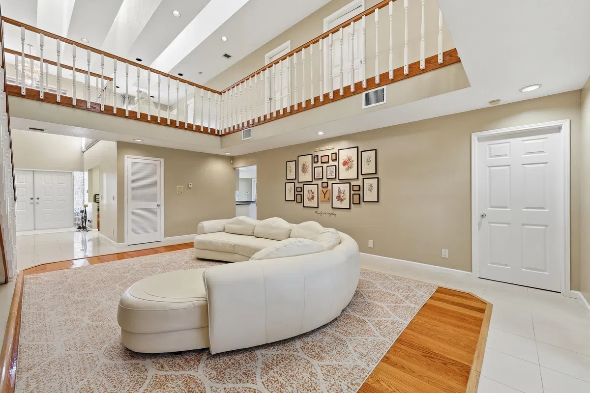 Residence photo 10