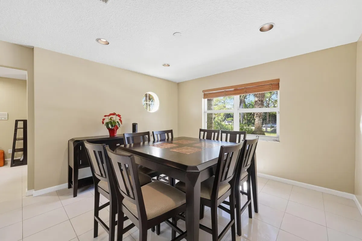  Residence photo 25