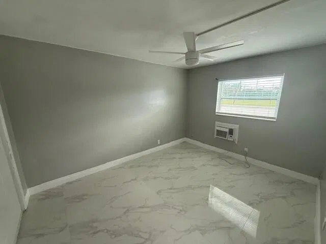 Unit 19 photo 10