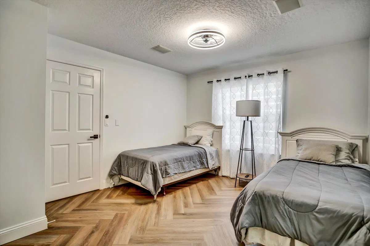  Residence photo 19