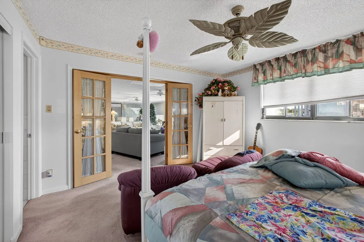 Village of North Palm Beach Residence photo 37