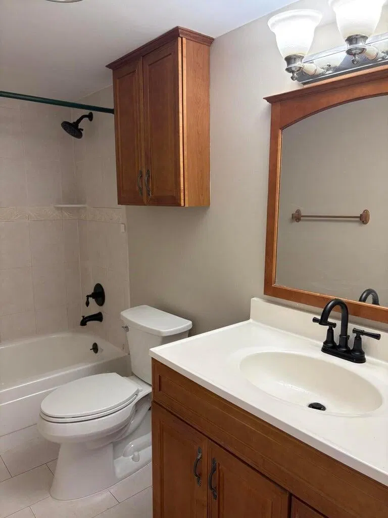 Unit 304 photo 13