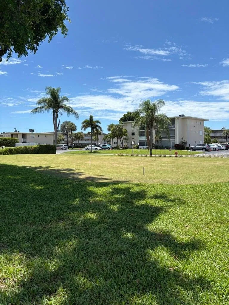 Unit 304 photo 16