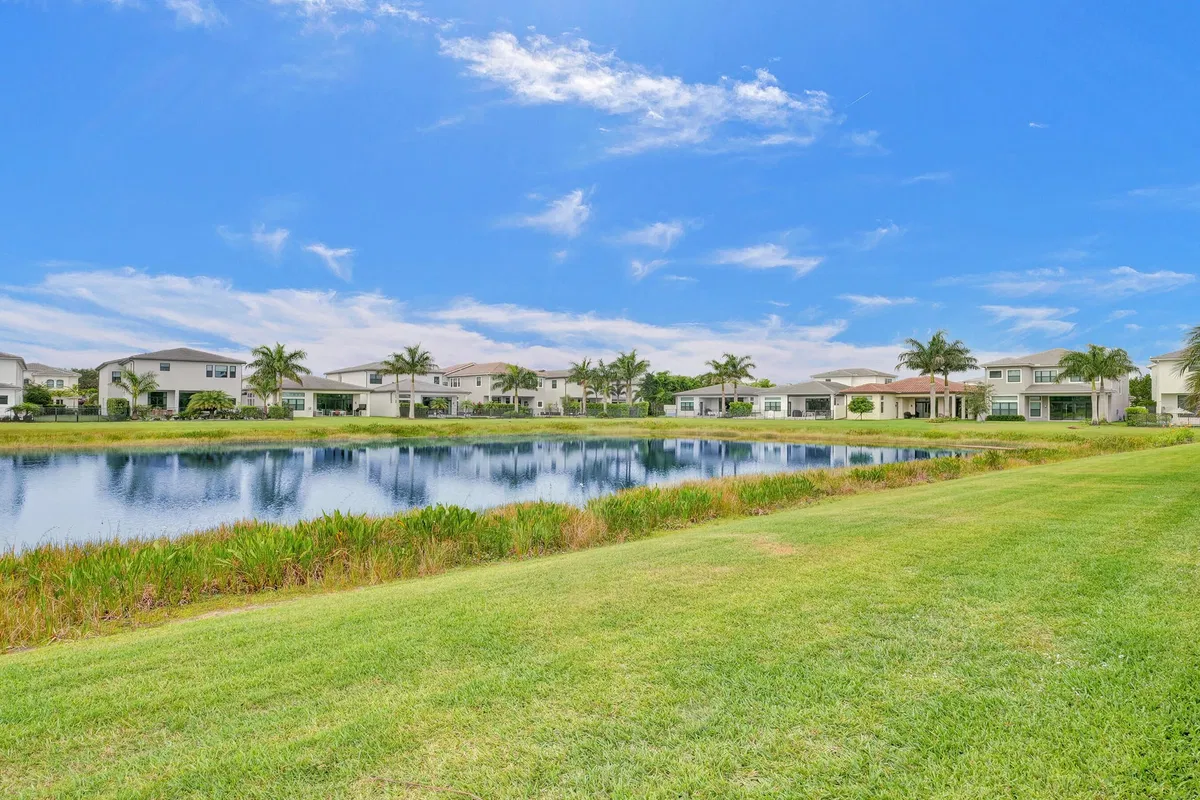 Boca Bridges Residence photo 28