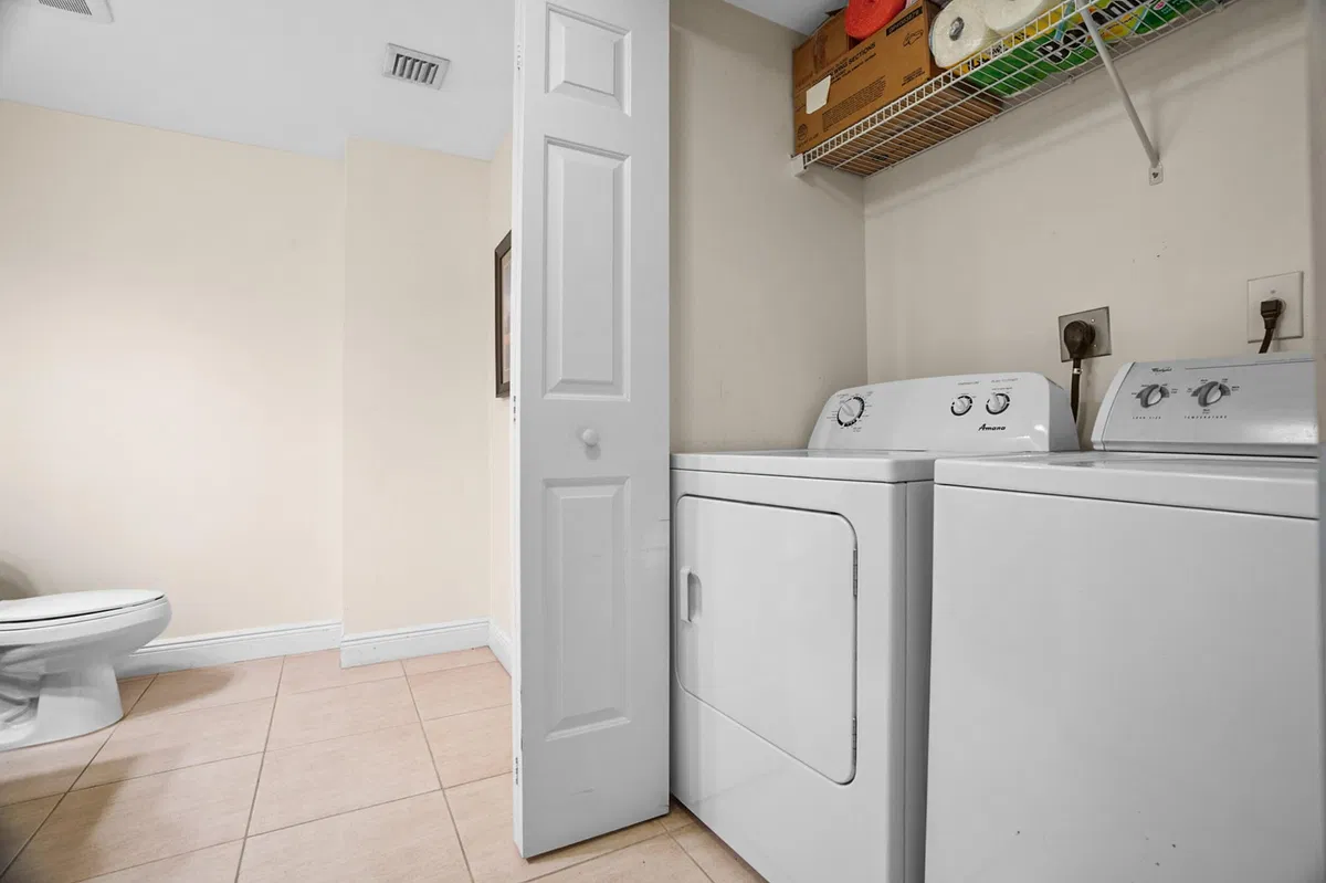 610 Clematis Unit 611 photo 7