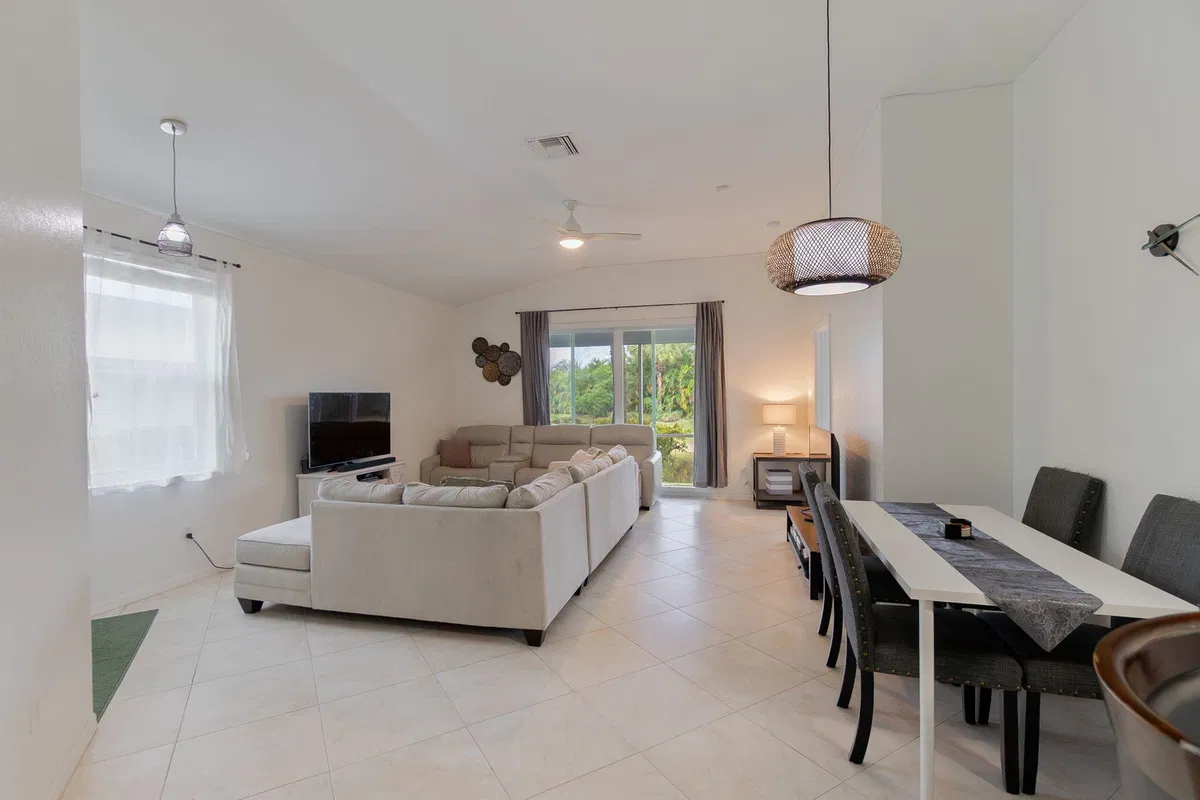 Residence photo 4