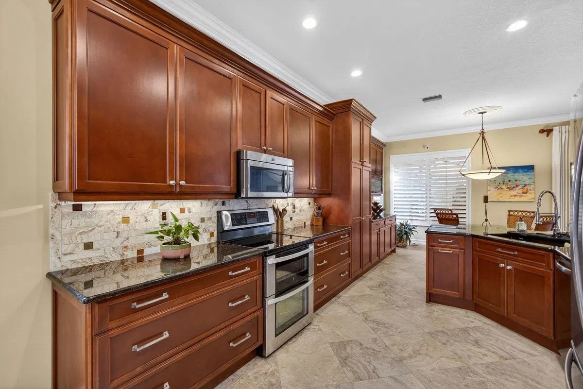Monarch Country Club Residence photo 10