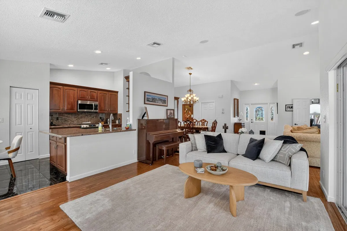 Boca Isles Residence photo 13