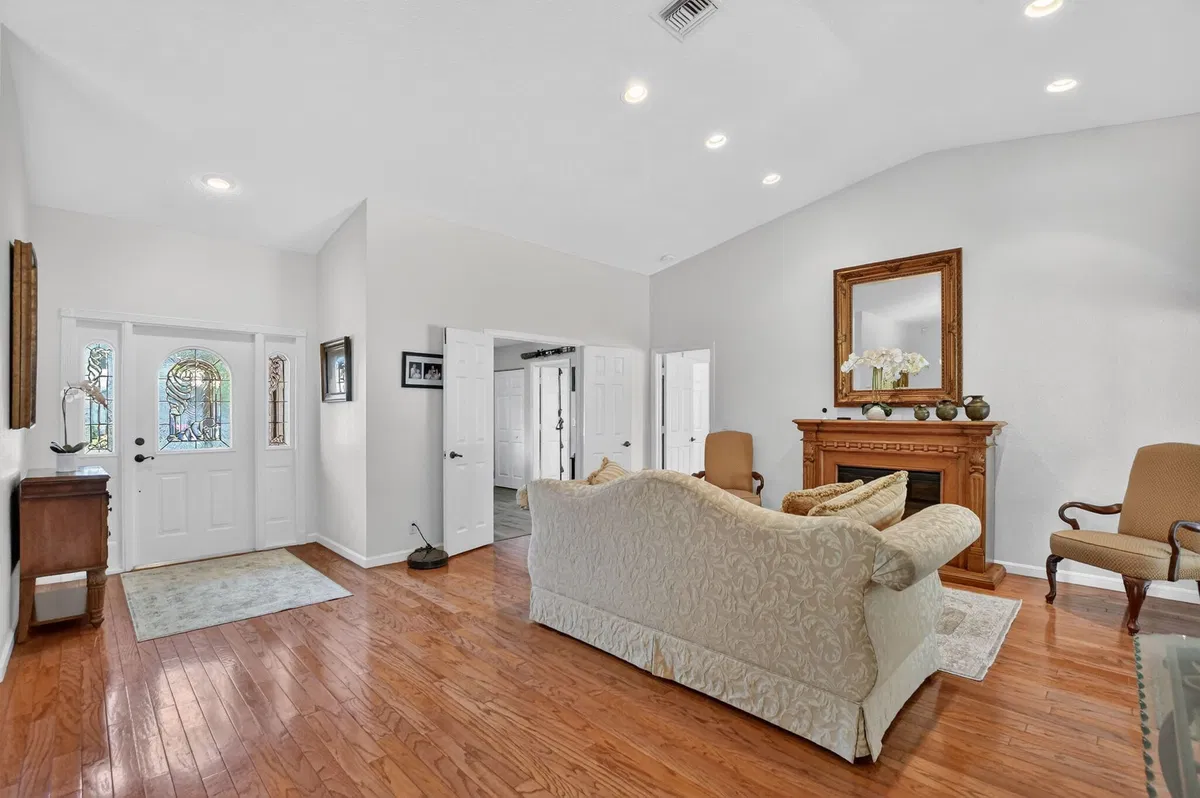 Boca Isles Residence photo 16