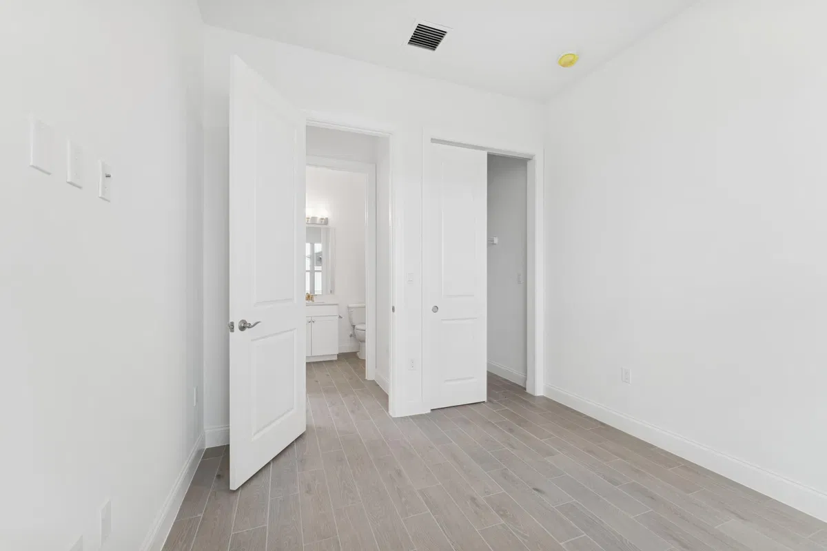 Unit 29 photo 7