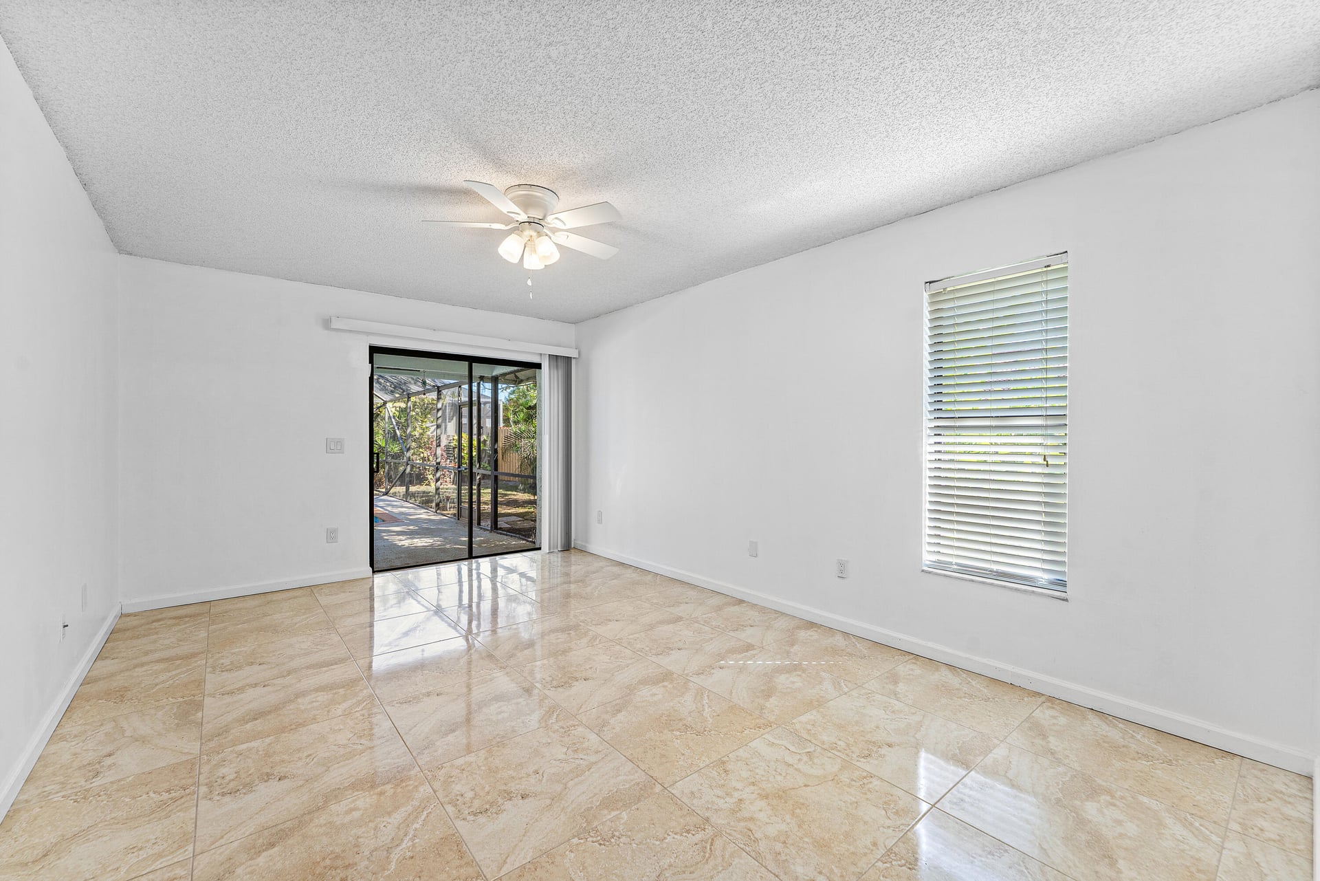 Residence photo 19