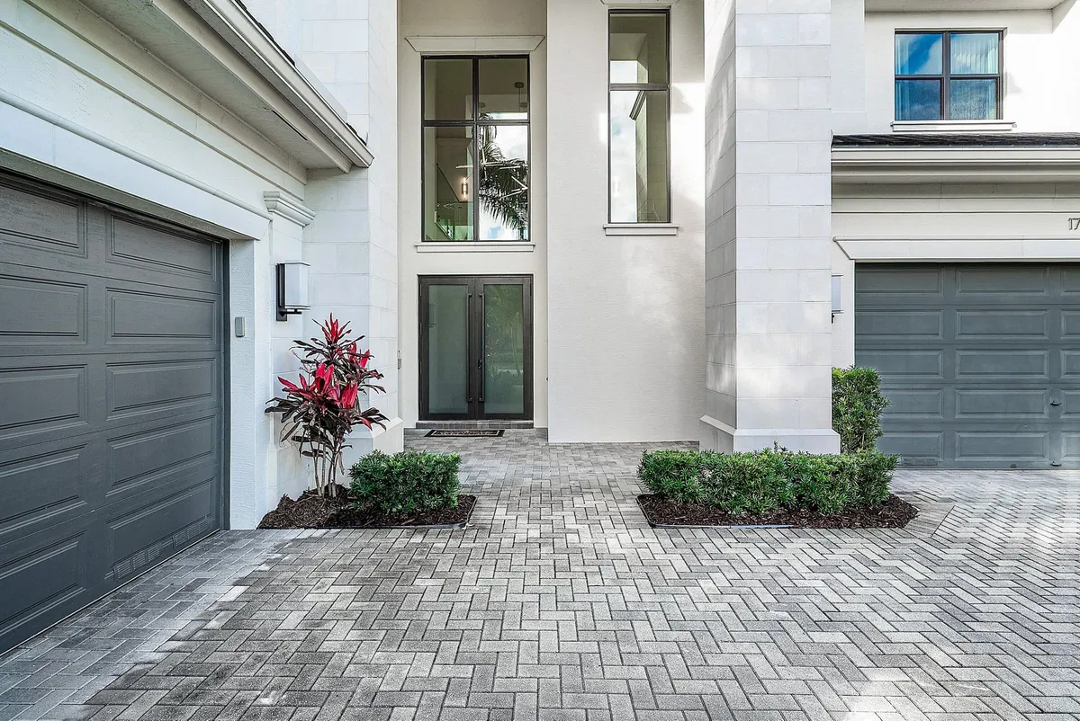 Boca Bridges Residence photo 4