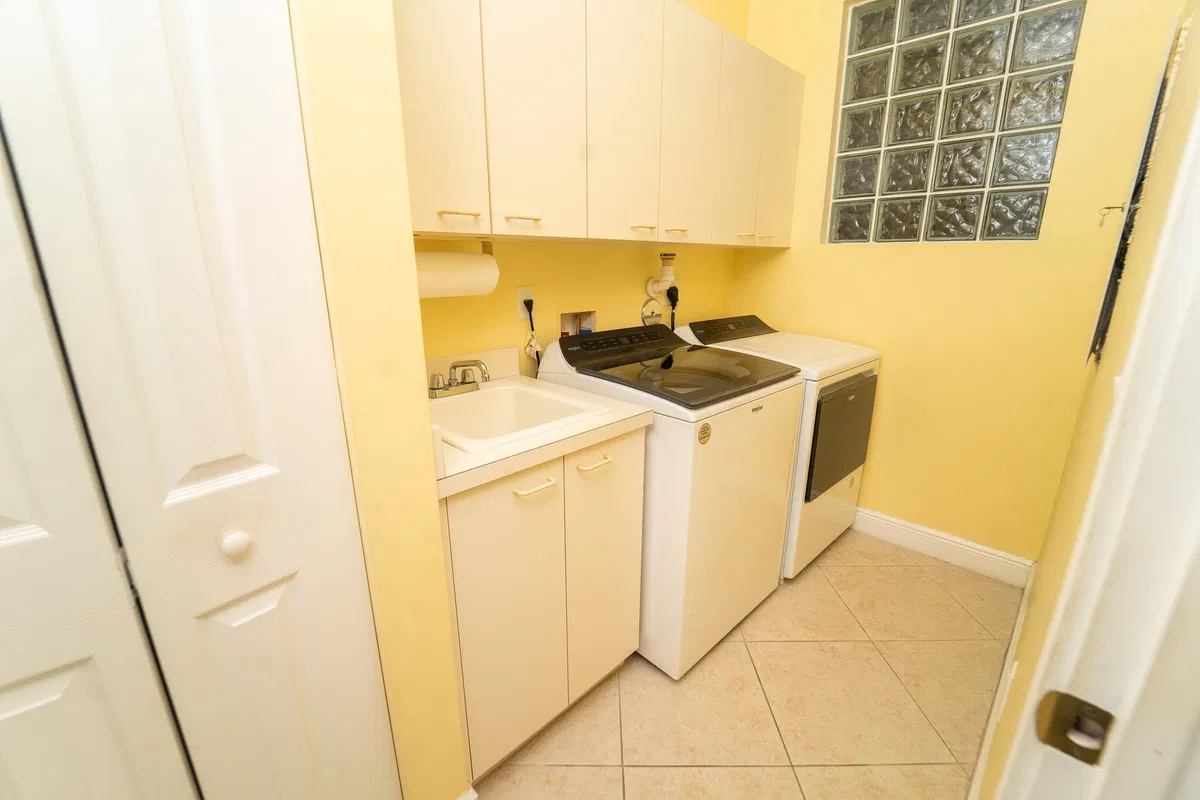 Residence photo 10