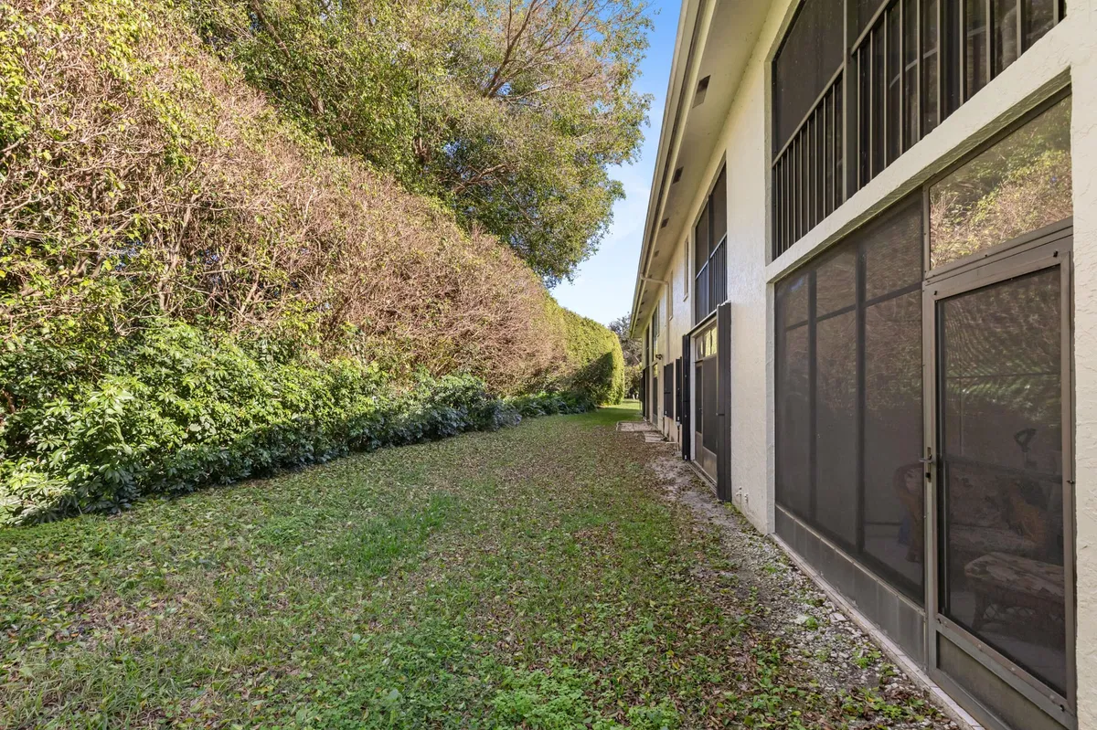Unit 101 photo 25