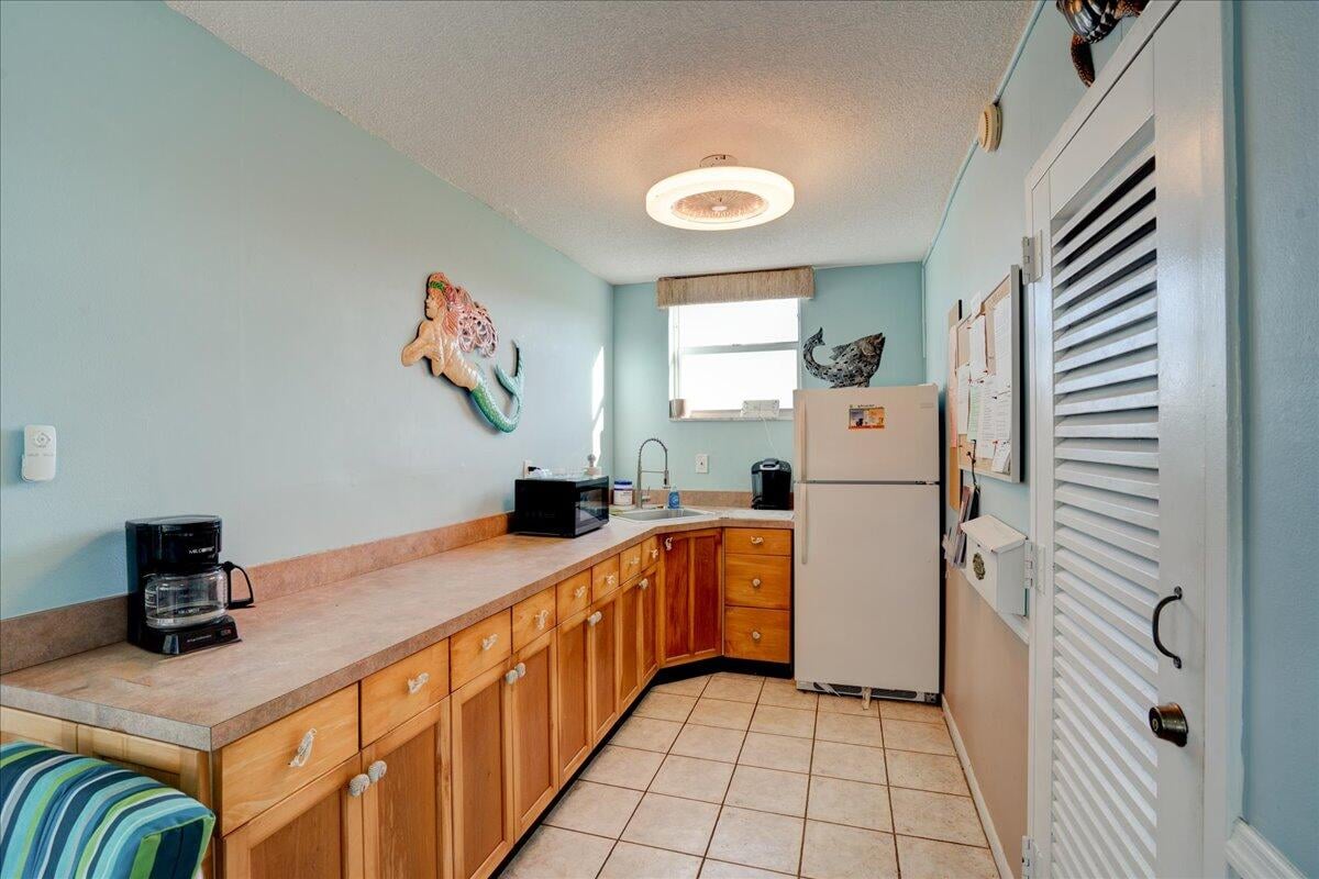 Unit 417 photo 43