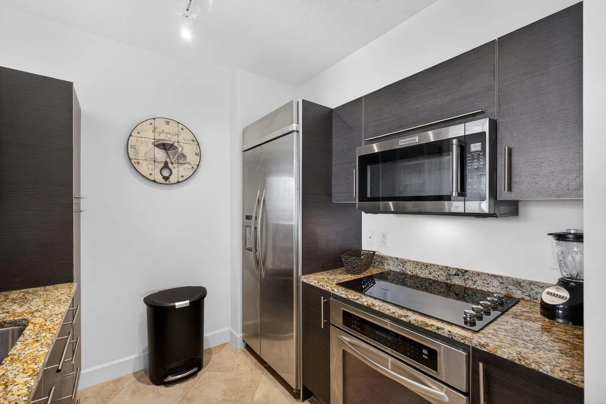 CityPlace South Tower Unit 1618 photo 4