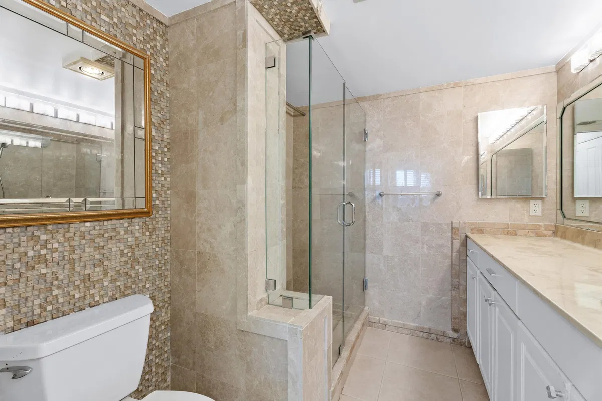 Unit 8-107 photo 22