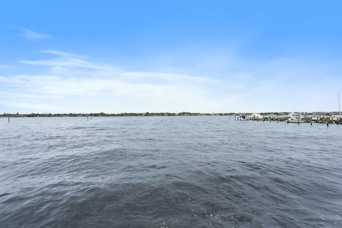 Unit 8-107 photo 31