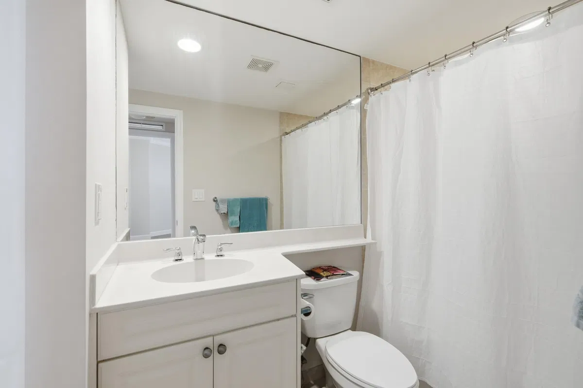 Harborage Yacht Club Unit 307 photo 19