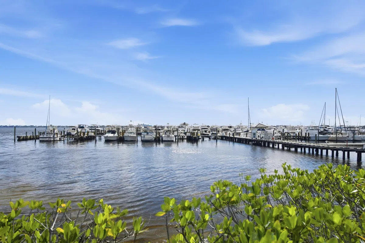 Harborage Yacht Club Unit 307 photo 34