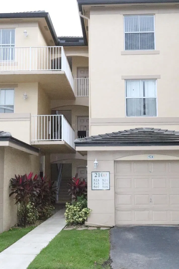 Unit 508 photo 7