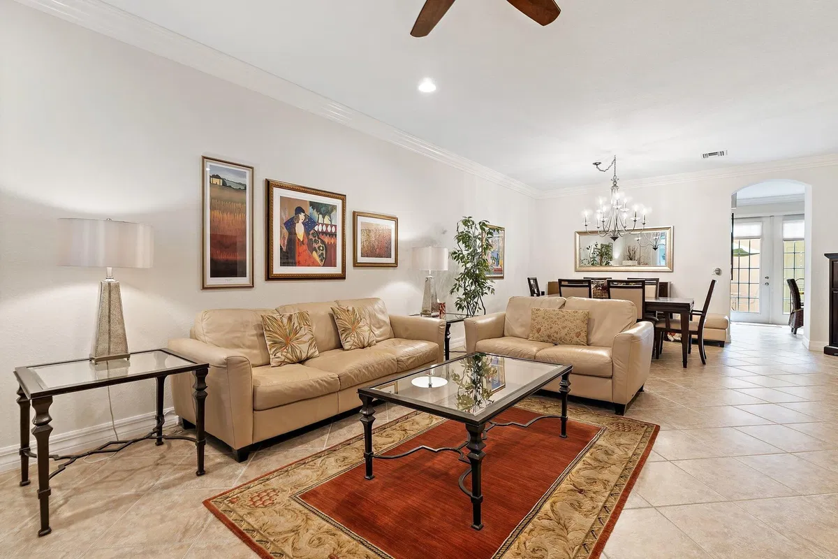 Canterbury Place Residence photo 13