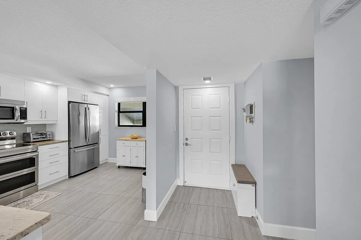 Eastpointe Country Club Unit 201 photo 4