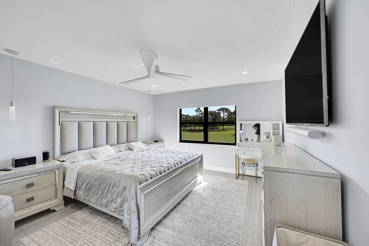 Eastpointe Country Club Unit 201 photo 16