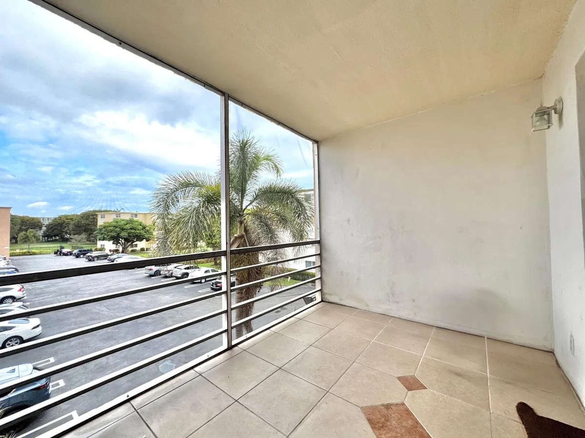Unit 315 photo 13