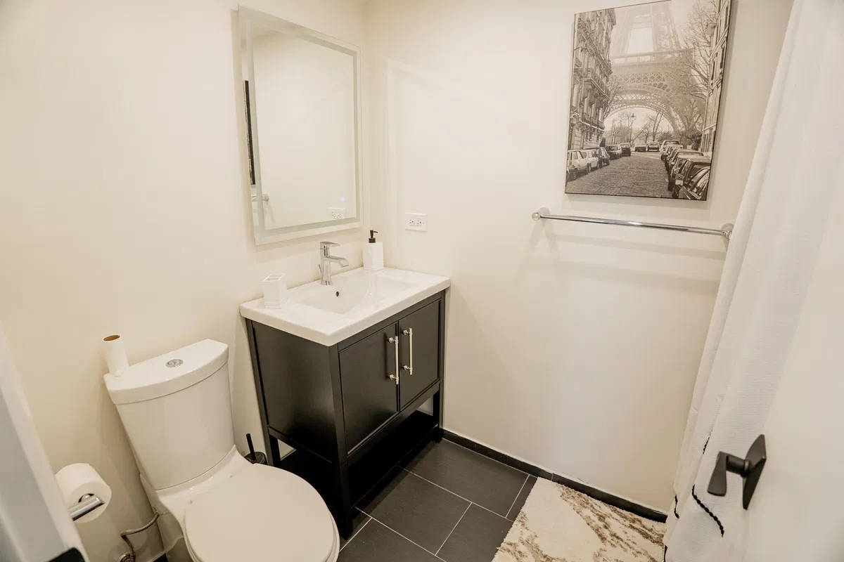 Unit 907 photo 25