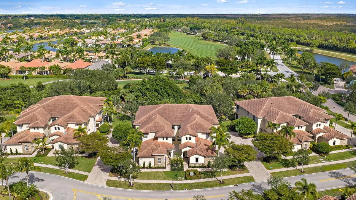 Ibis Golf & Country Club Residence