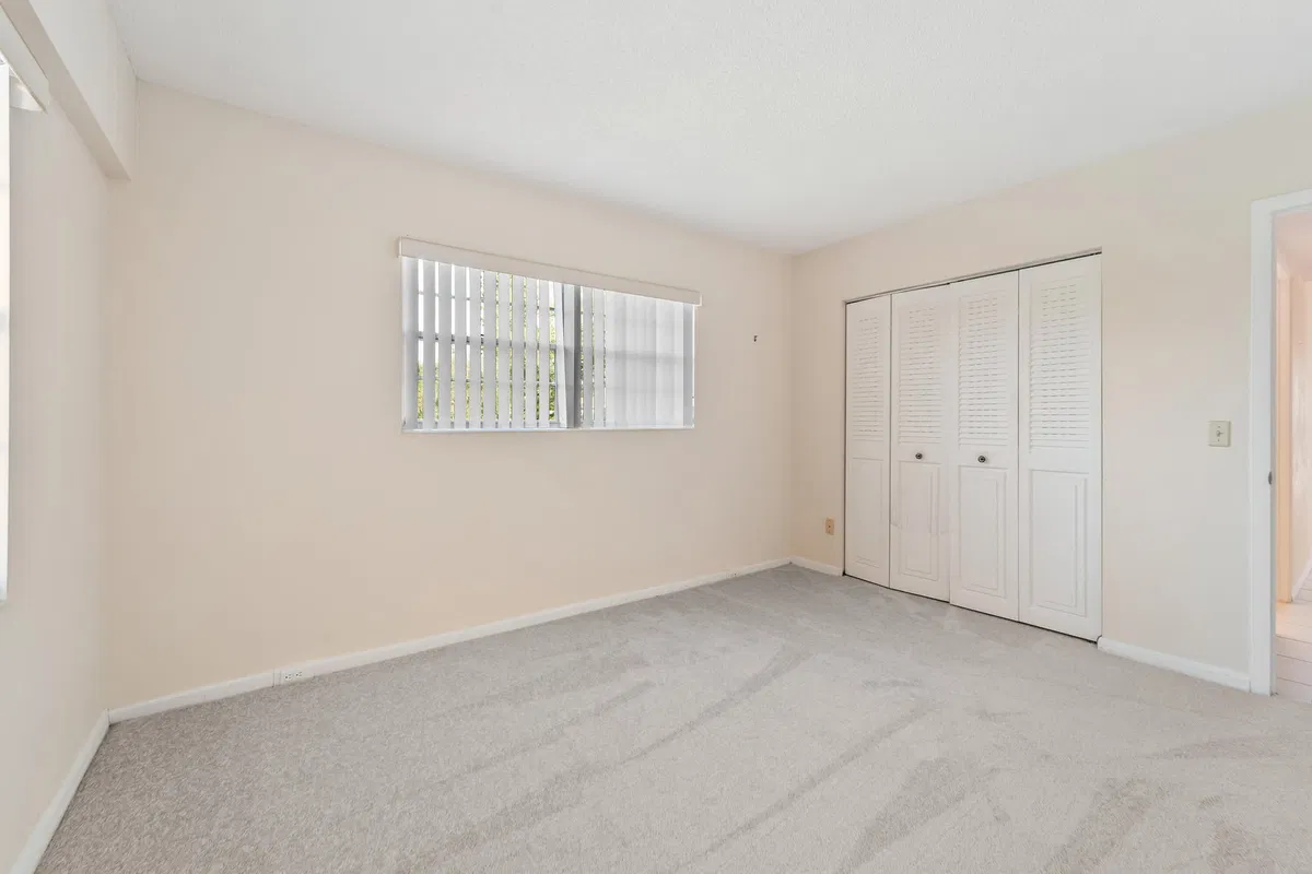 Residence photo 16