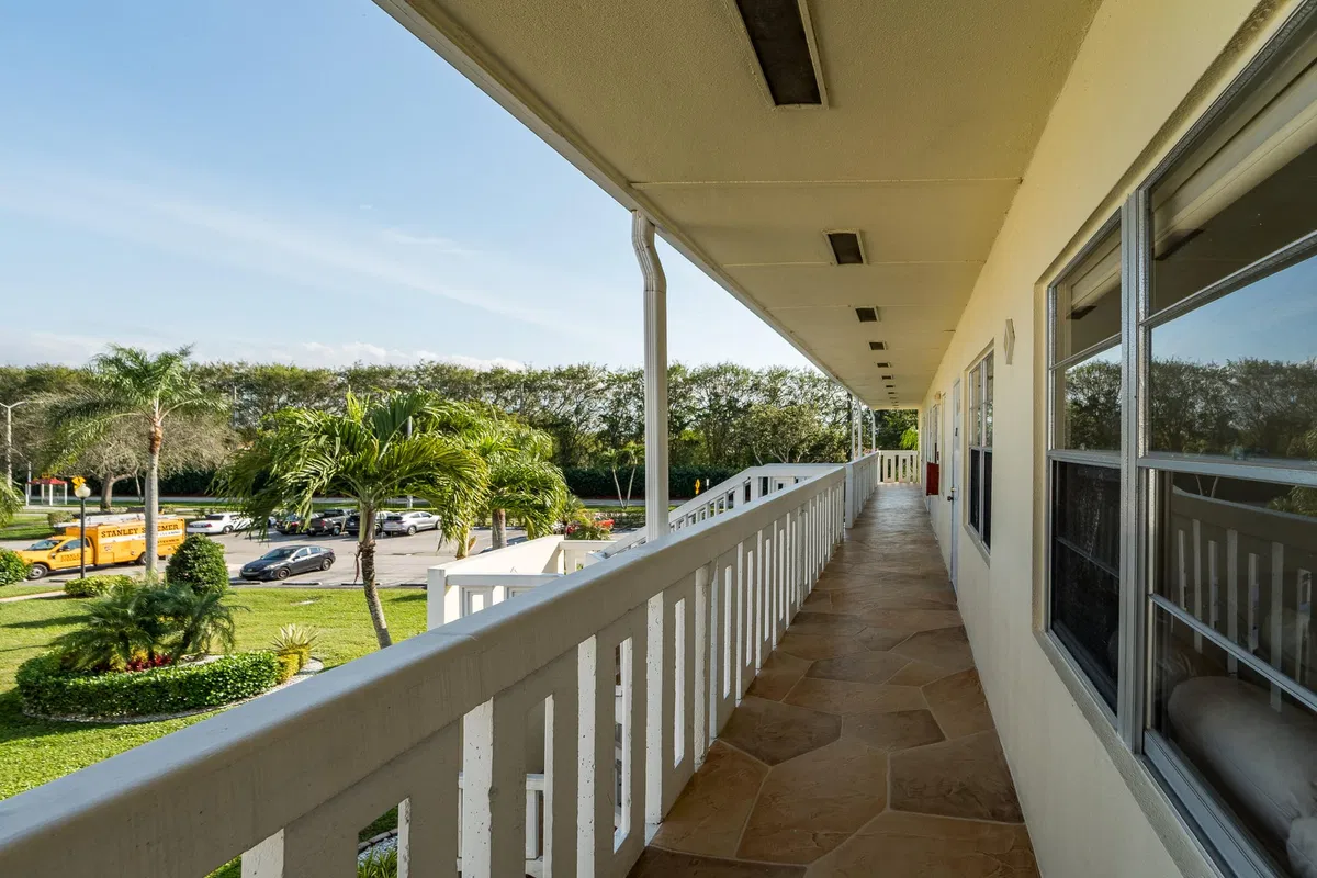Residence photo 28