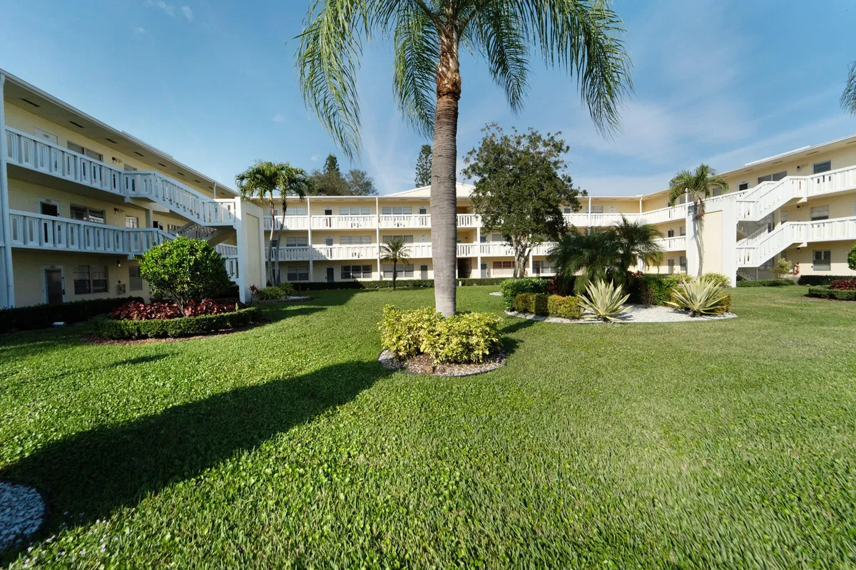 Residence photo 31
