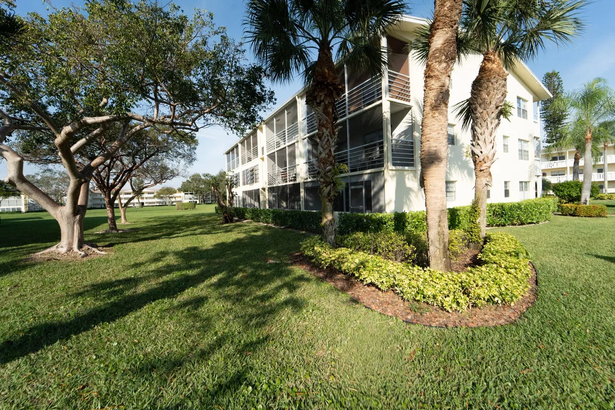 Residence photo 34
