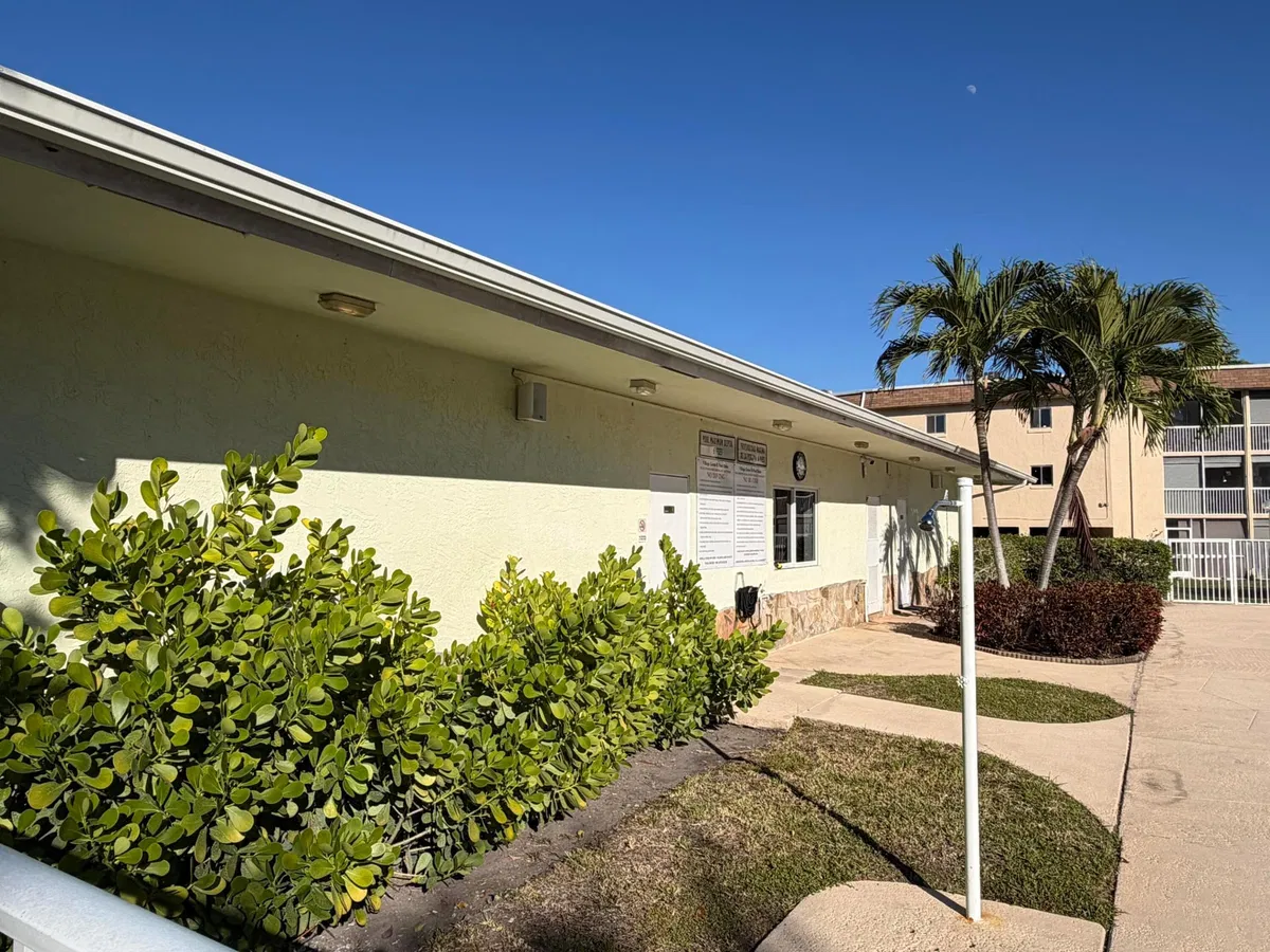 Unit 312 photo 16