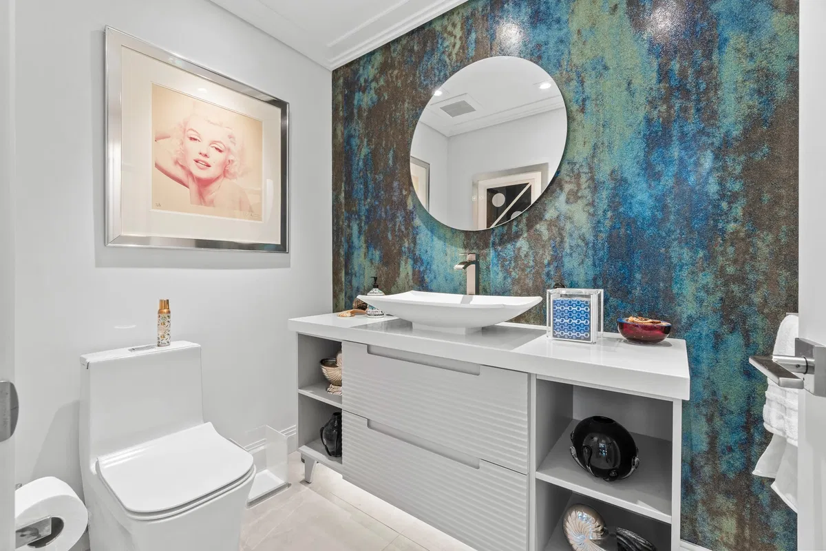 Unit C9 photo 25