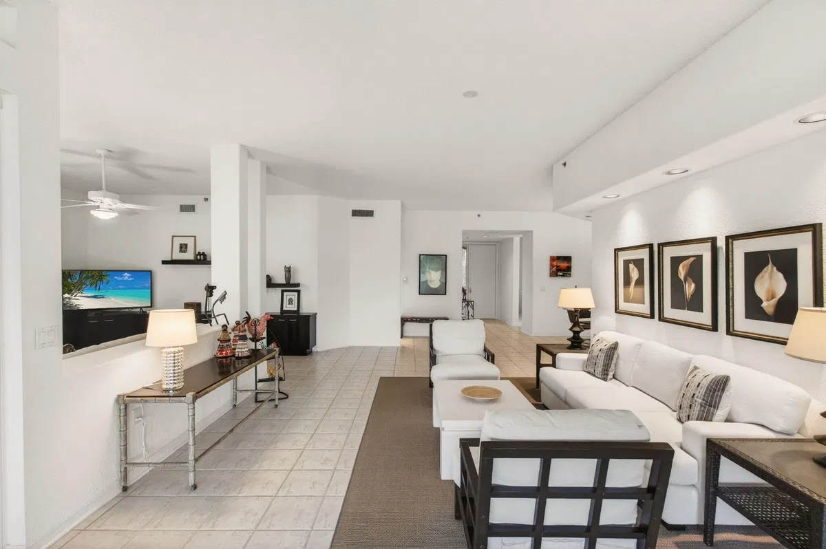 Unit 1304 photo 22
