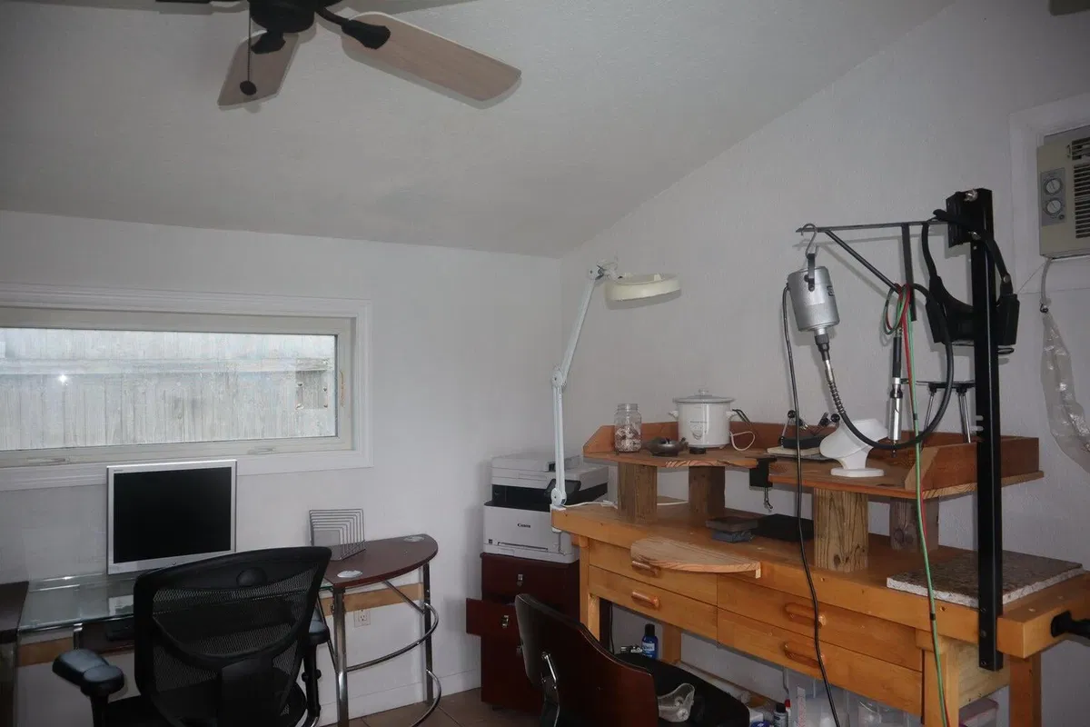  Residence photo 34