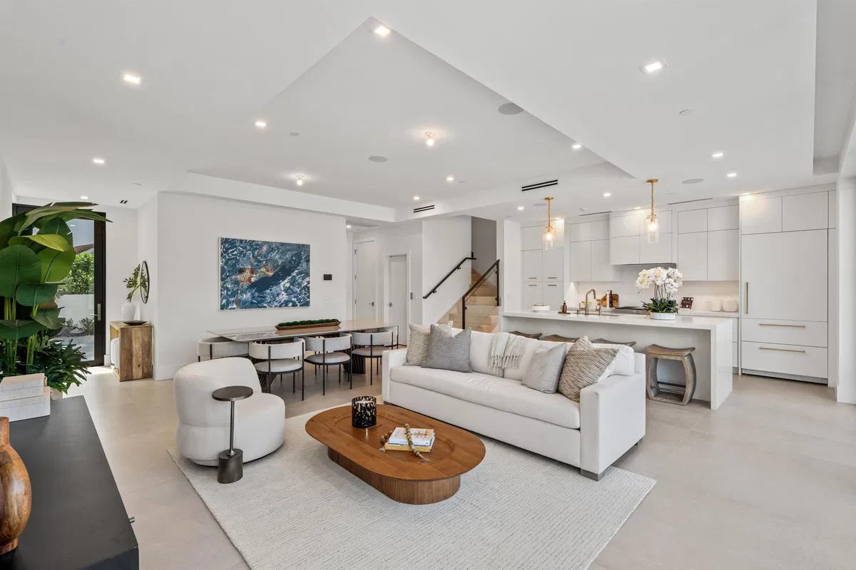 Unit 204 photo 7