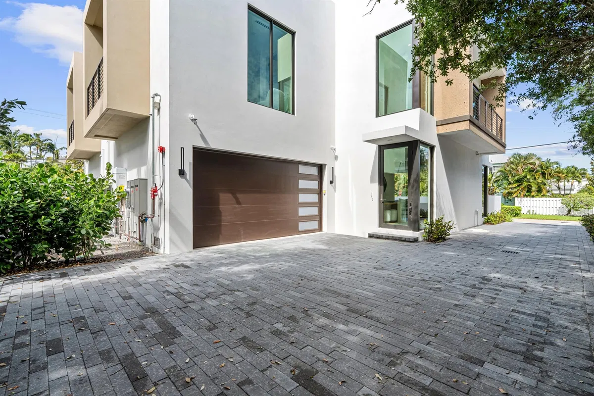 Unit 204 photo 34