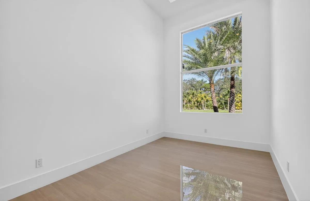 Residence photo 19