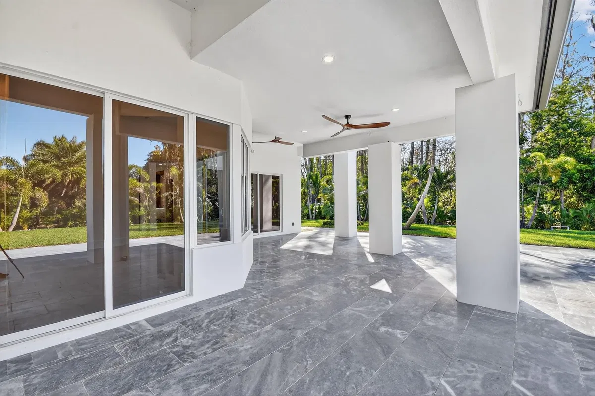 Residence photo 61