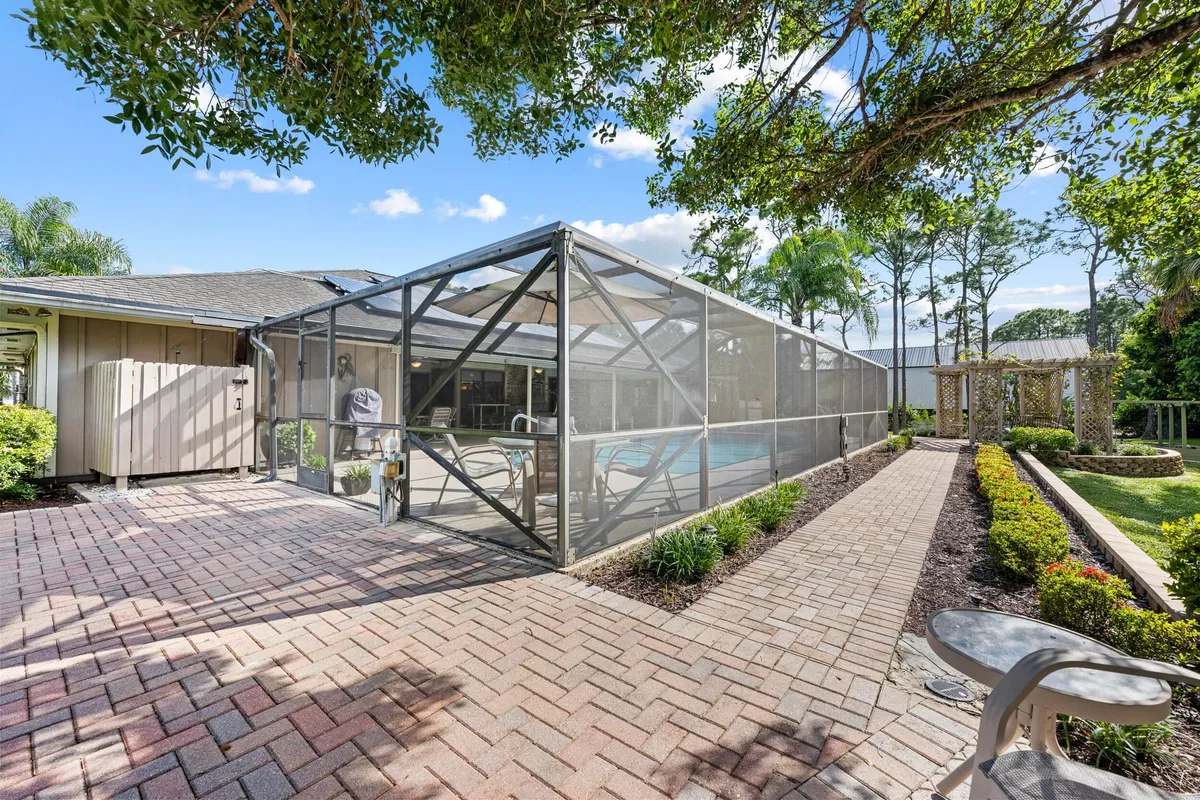  Residence photo 37