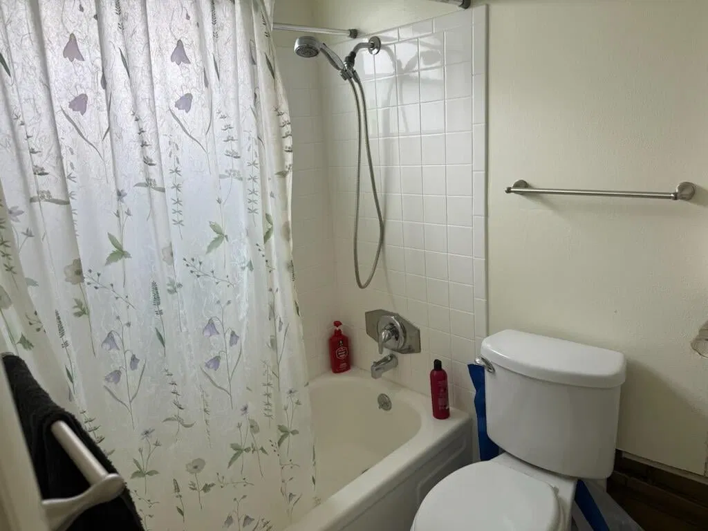 Unit E5 photo 10