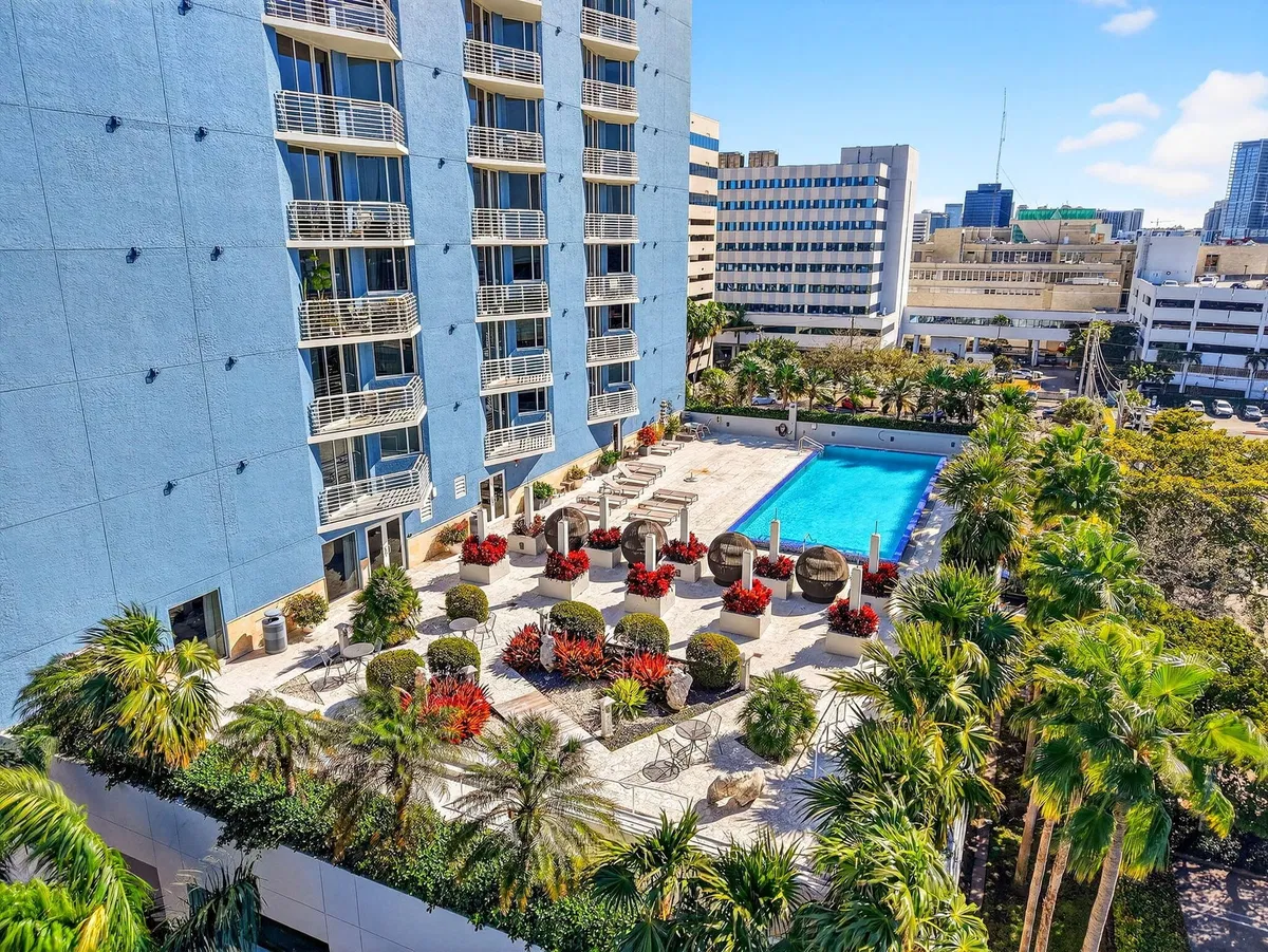 The Slade Unit 806 photo 19